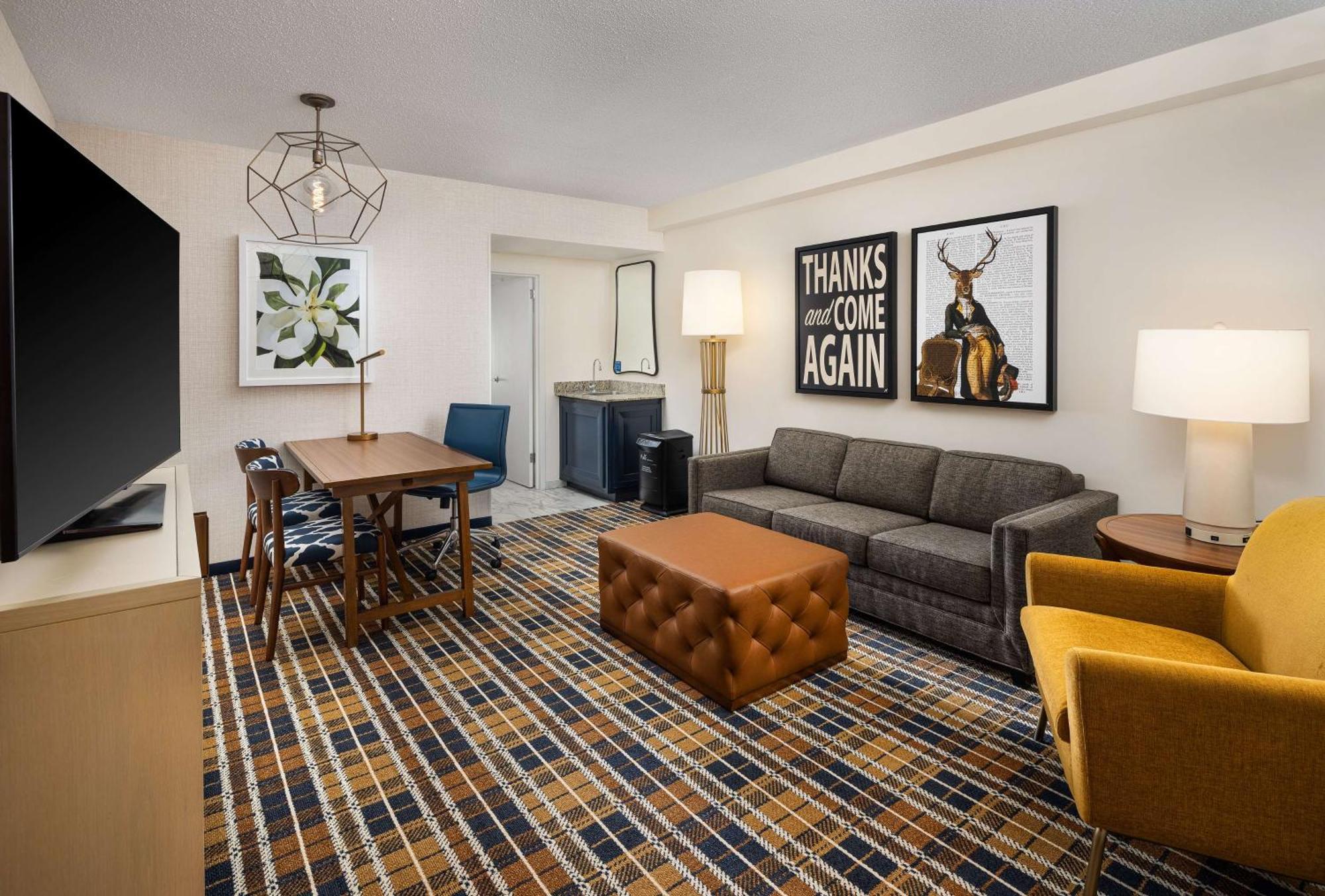 Hotel Embassy By Hilton Buckhead 3*